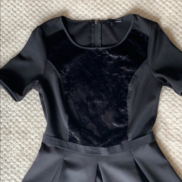 ELIE TAHARI Black Dress With Crushed Velvet - Picture 4 of 9